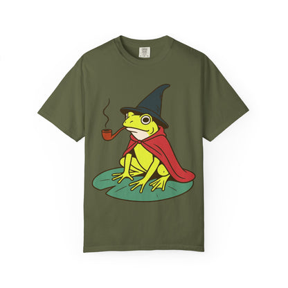 “Pond Sorcerer Supreme” – Pipe Smoking Wizard Frog T-Shirt