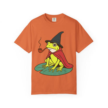 “Pond Sorcerer Supreme” – Pipe Smoking Wizard Frog T-Shirt